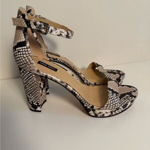 Nine West Black and Cream Snakeskin Heels with Ankle Strap size 10 New in box